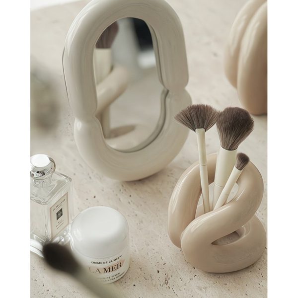 Nordic Style Ceramic Foundation Brushes Holders by INSPECIAL HOME For Sale - Image 4